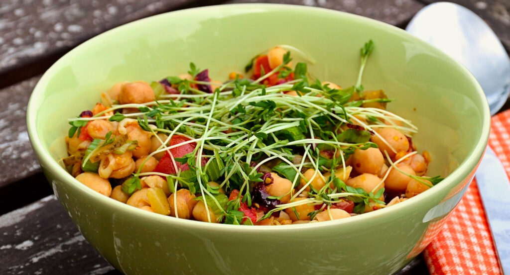 Mediterranean diet recipes chickpea-salad